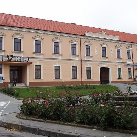 Hotel Jelen Hlohovec Exterior foto